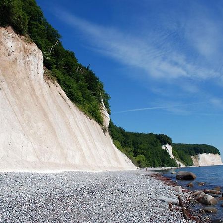 Schoene Ferienwohnungen Mit Kamin Im Ostseebad Sellin エクステリア 写真