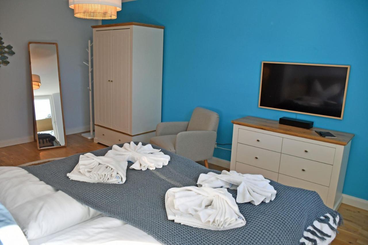 Schoene Ferienwohnungen Mit Kamin Im Ostseebad Sellin エクステリア 写真