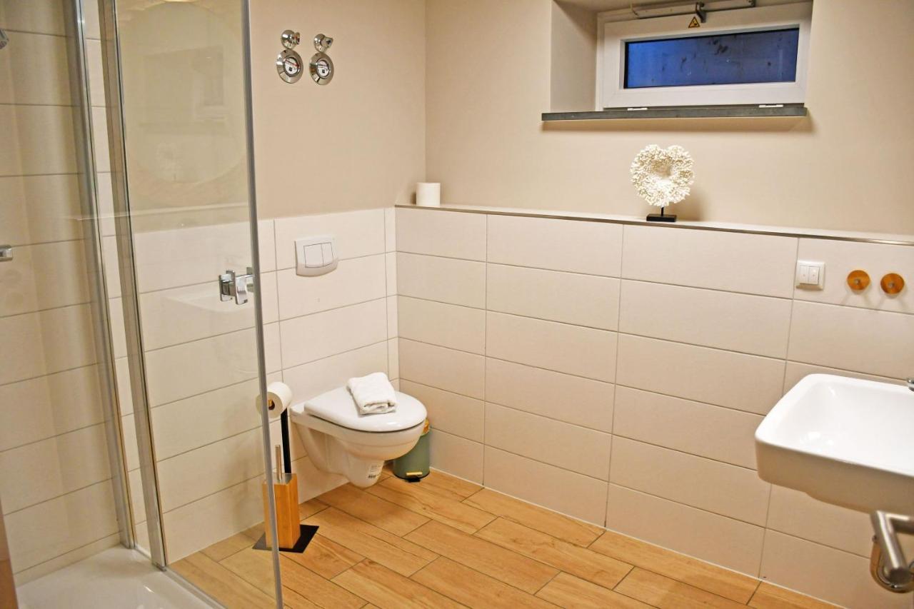 Schoene Ferienwohnungen Mit Kamin Im Ostseebad Sellin エクステリア 写真