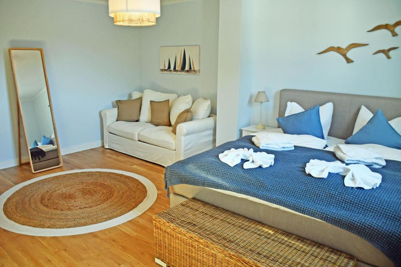 Schoene Ferienwohnungen Mit Kamin Im Ostseebad Sellin エクステリア 写真