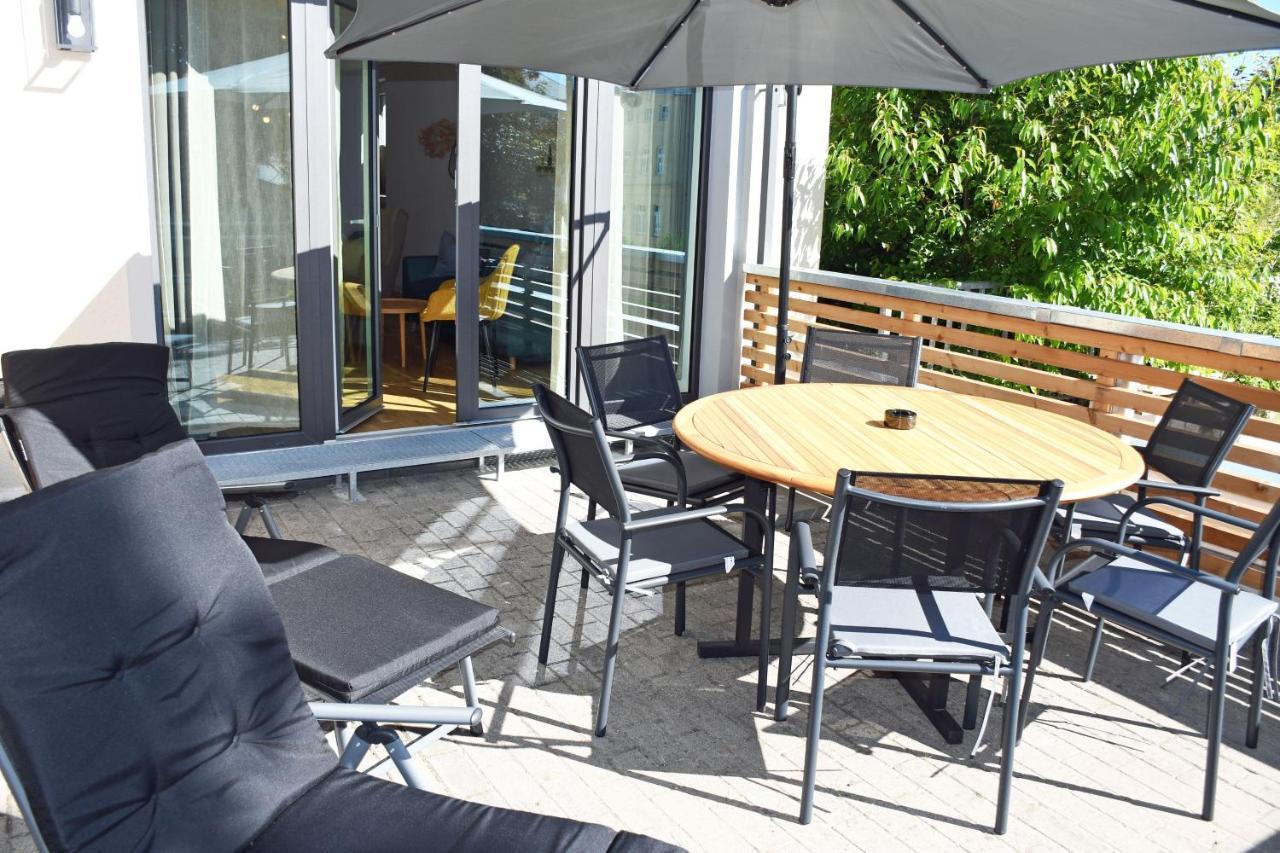 Schoene Ferienwohnungen Mit Kamin Im Ostseebad Sellin エクステリア 写真
